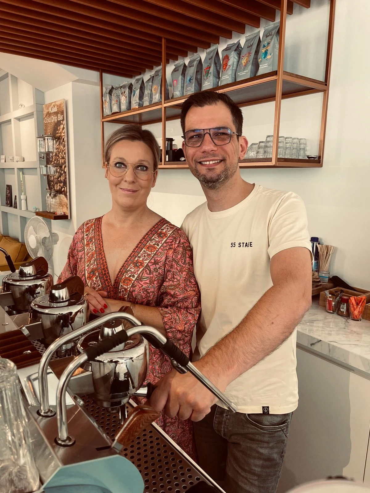 Judith en Ruben achter de koffiebar van Kaldi Den Bosch